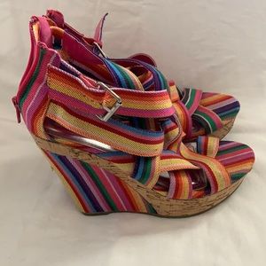Multi Color Wedge, a small nic on the back, Size 8